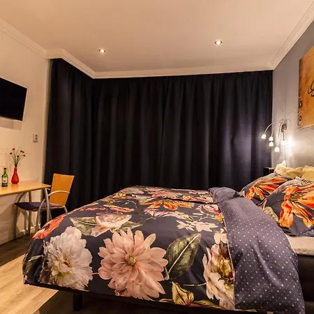 Bed and breakfast Sea 4*