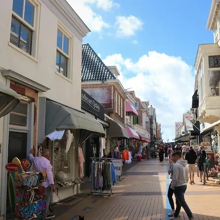 Sea Bed & Breakfast 4*