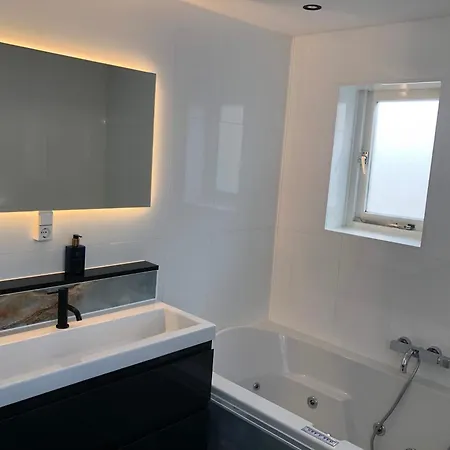 ベッド・アンド・ブレックファスト Sea 4*