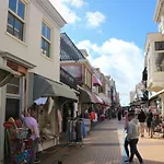 Sea Bed & Breakfast 4*