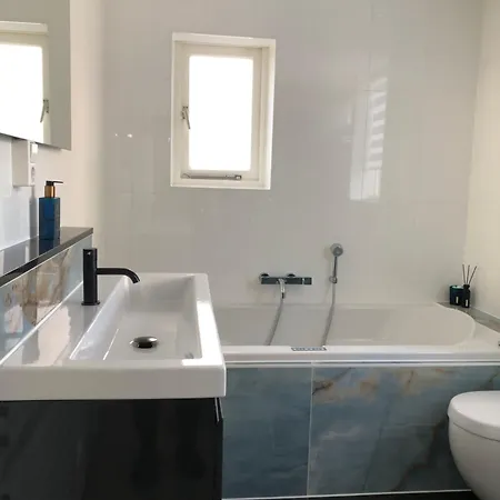Sea 4*